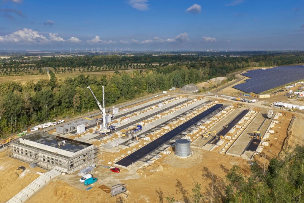 RWE (ETR) advances 470MWh Hambach battery storage project for 2027 launch