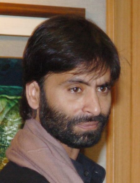 Yasin Malik appears in Supreme Court without approval, causes uproar