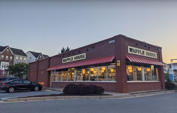 Waffle House Embraces Digital Age: Launches Contactless Payment with Oracle's Revolutionary Systems