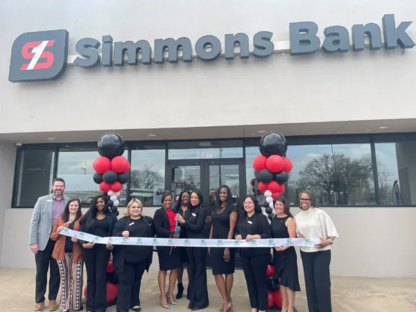 Simmons Bank opens new Dallas-Fort Worth financial center