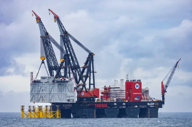 RWE celebrates a major achievement with the installation of the world’s largest offshore converter platform at Sofia Offshore Wind Farm, a key step towards its 2026 operational goal.