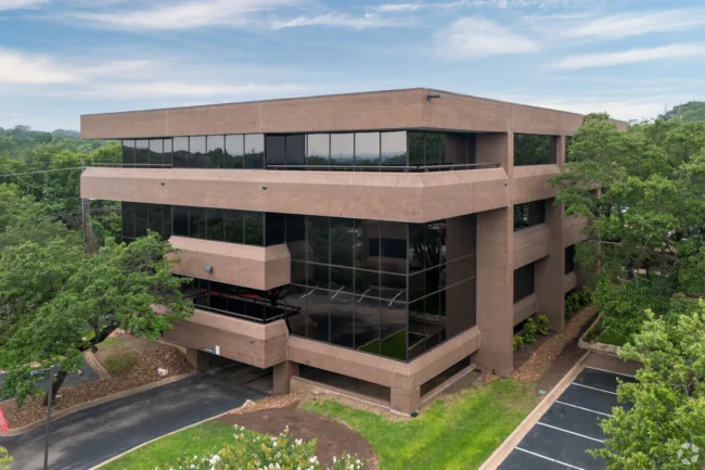 Buchanan Capital Partners acquires Westlake office asset in Austin, rebrands it as Westbank Pointe