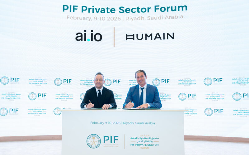 HUMAIN Chief Executive Officer Tareq Amin and ai.io Founder and Chief Executive Officer Darren Peries were photographed at the PIF Private Sector Forum during the announcement of HUMAIN Sport following HUMAIN’s acquisition of a controlling stake in ai.io.