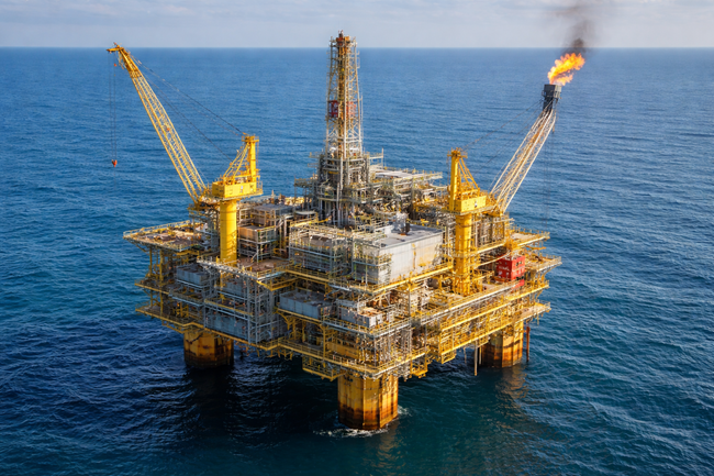 Representative image of an offshore production facility, reflecting Shell’s Q4 2025 earnings resilience driven by upstream and LNG performance amid a broader portfolio transformation and strategic exits in chemicals and Nigeria.