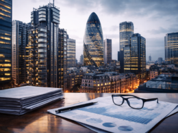 Representative image of London’s financial district highlighting the Lloyd’s of London insurance market as Zurich Insurance Group moves to acquire Beazley plc in an $11 billion specialty insurance deal reshaping the global insurance industry.