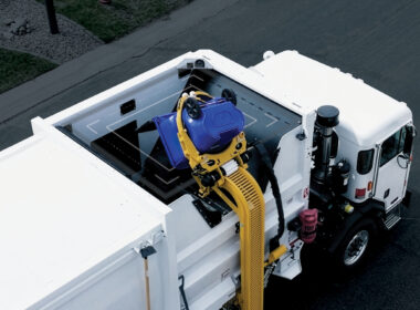 OSK unit McNeilus partners with Lixo to bring AI waste contamination detection to North America