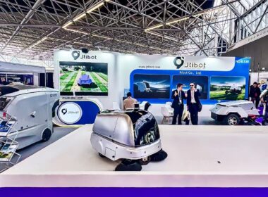 Jtibot presented its autonomous outdoor sweepers at Interclean Amsterdam 2026, where visitors explored AI-driven cleaning technology designed for large-scale facilities and outdoor environments.