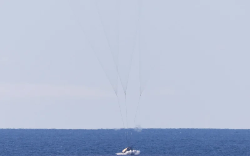 Artemis II crew splashes down in Pacific after first crewed lunar flyby since Apollo 17 in 1972