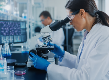 Representative image of a laboratory research setting used to illustrate Karyopharm Therapeutics Inc.’s Phase 3 SENTRY trial in myelofibrosis and its late-breaking ASCO 2026 presentation.