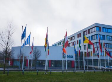 Siemens AG (SIEGn) joins ESA's EPIC program to arm space startups with digital twin tools