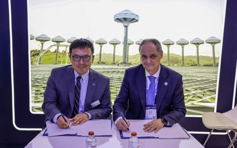 SkyGrid Chief Executive Officer Jia Xu and ENAIRE Director General Enrique Maurer signed a memorandum of understanding at Airspace World 2026 in Lisbon to advance drone traffic management and innovative air mobility in Spain.