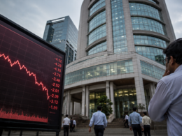 Representative image: State Bank of India’s Q4 FY26 selloff has put SBIN margin pressure, dividend timing, and FY27 banking outlook back in focus for retail investors.