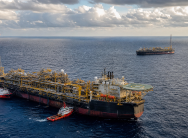 Representative image of a deepwater FPSO hub offshore Angola, illustrating how the Agogo oil field and Agogo Integrated West Hub could strengthen Angola’s upstream oil production outlook in the Lower Congo Basin.