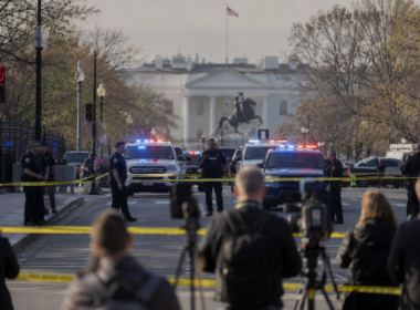 Representative image of police barricades near the White House after a Secret Service shooting in Washington, D.C., highlighting heightened security concerns after a suspect opened fire near a checkpoint and a bystander was wounded.