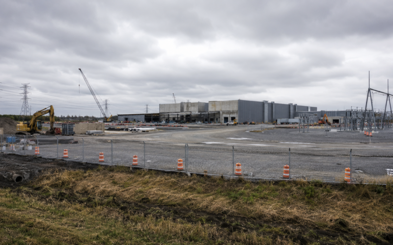 Representative image of a hyperscale data center construction site, as Alphabet Inc.’s Google Project Skyway delay in Minnesota highlights the rising permitting and energy risks behind America’s AI infrastructure boom.