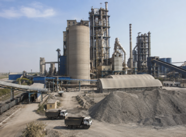 Dalmia Bharat’s Jaiprakash cement asset acquisition highlights India’s accelerating cement sector consolidation, central India capacity expansion and infrastructure demand. Representative image.