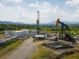 Representative image: Onshore oil production infrastructure in a tropical landscape illustrates Parex Resources’ Frontera E&P acquisition and its push to expand Colombia’s upstream energy footprint.