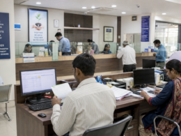 Representative image of an urban co-operative banking branch in India, highlighting how the Reserve Bank of India’s likely restart of fresh UCB licences could reshape local credit access, financial inclusion and banking regulation.