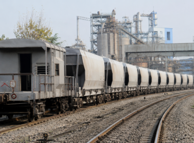 Texmaco Rail’s Vedanta Aluminium order highlights growing demand for specialised freight wagons, alumina transport rakes and industrial rail logistics in India. Representative image.