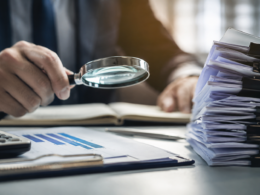 Representative image of a forensic audit review process. IDFC First Bank’s final KPMG-linked fraud report has put #IDFCFIRSTB governance, internal controls and investor trust back in focus after the Chandigarh branch case.