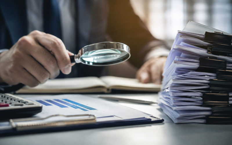 Representative image of a forensic audit review process. IDFC First Bank’s final KPMG-linked fraud report has put #IDFCFIRSTB governance, internal controls and investor trust back in focus after the Chandigarh branch case.