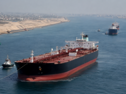 Representative image of an oil tanker navigating a strategic maritime corridor, reflecting how Houthi Red Sea threats and Strait of Hormuz disruption could pressure global oil markets, shipping routes and energy prices.