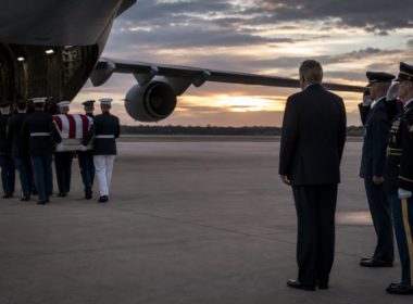 Representative image of a solemn military transfer ceremony at dusk, reflecting how Trump’s Dover ceremony for fallen U.S. troops has sharpened scrutiny over the Iran war, escalation risks, military casualties and the administration’s next Middle East decision.