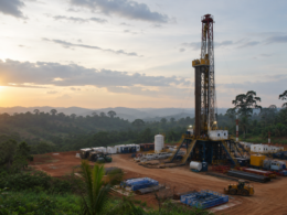 Representative image of an onshore oil drilling site as Tower Resources plc awaits Cameroon approval to complete the Thali farm-out and advance the NJOM-3 appraisal well.