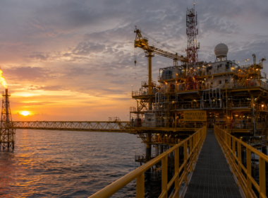 Representative image of an offshore oil production platform as Tullow Oil plc focuses on stronger Jubilee output, free cash flow and faster debt reduction ahead of its August 2026 results.