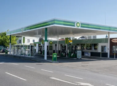 BP p.l.c. agrees sale of Austrian mobility, convenience and EV charging businesses to volenergy AG
