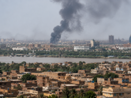Representative image of smoke rising over a Sudanese city as the army-led government demands a full Rapid Support Forces withdrawal before accepting the United States peace proposal.