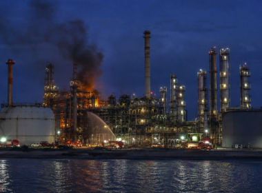 Houthi forces targeted Saudi Aramco’s 400,000-barrel-per-day Jazan refinery days after Saudi Arabia signed a mutual defence pact with Türkiye and Pakistan, raising fresh concerns over Red Sea energy security and the resilience of Saudi oil infrastructure. Representative image.