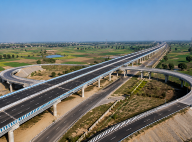 Uttar Pradesh has allocated about ₹15,400 crore for expressway and connectivity projects in its FY27 supplementary budget, with most funding directed toward land acquisition for the Vindhya Expressway, Ganga Expressway extensions and related road links. Representative image.
